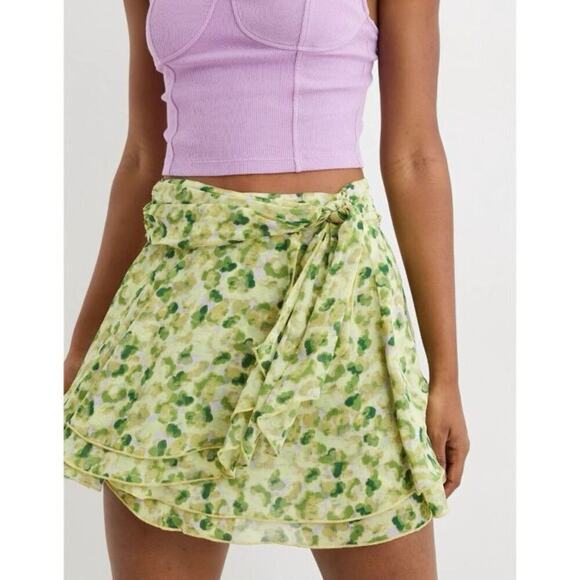 NWT Aerie floral chiffon wrap mini skirt green medium - Picture 1 of 8